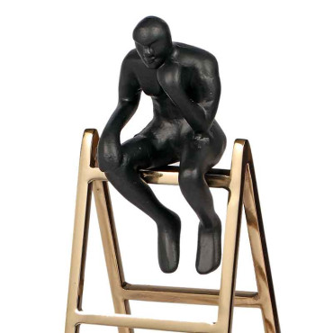 Statuette homme sur échelle 20x11x38cm