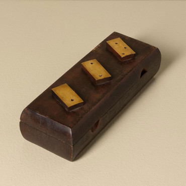 Boîte de Dominos Bois de Manguier Laiton 5x20x8cm