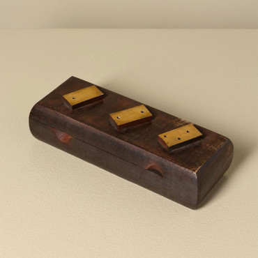 Boîte de Dominos Bois de Manguier Laiton 5x20x8cm