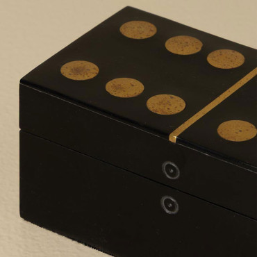 Boîte de Dominos Couvercle Domino Résine Doré et Noir 13x6x6cm