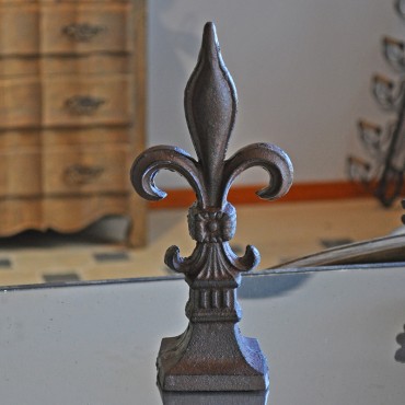 Grande Fleur de Lys en fonte